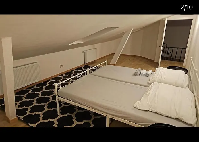 Private In Porz Mit Eigener Kueche 아파트 *